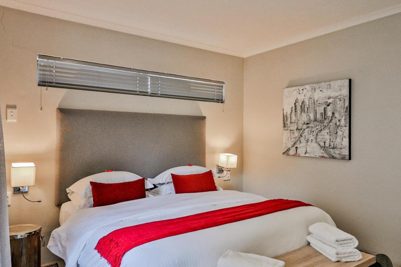Lavender Manor Guest Lodge Херманус Экстерьер фото